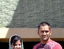 Dhoni and wife Sakshi arrive in Kolkata