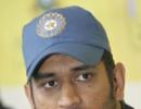 Dhoni leaves for Sri Lanka tour