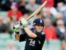 Davies steers England to victory over Pakistan