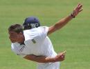 Samaraweera saves the day for SL, impressive debut for De Lange