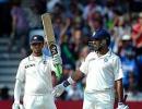  Dravid equals Gavaskar's record; Congratulate him