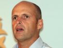 Former India coach Gary Kirsten bats for DRS