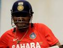 Sehwag dashes to Delhi for rib injury check-up