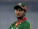 Upset Bangla fans attack Shakib's house