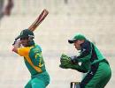 Duminy anchors SA into last eight