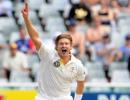 Wickets tumble in remarkable Newlands Test