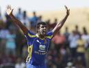 Sri Lanka crush India by 9 wkts in 2nd ODI