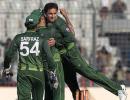 Pakistan thrash Lanka, enter Asia Cup final