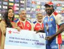 IPL: Royal Challengers too reliant on Gayle? Tell Us!