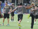 IPL: Sunrisers take on mighty Mumbai Indians