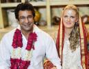 Wasim Akram's new wife learning Urdu