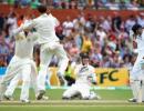 Australia push England to the wall in second Test