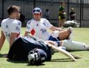 Punch-drunk England's pride on line in Boxing Day Test