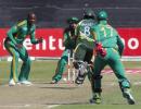 Hafeez out obstructing the field in Pakistan victory