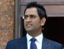 Gagged by BCCI, Dhoni keeps mum on spot-fixing episode