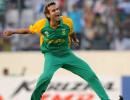 Steyn and Tahir inspire easy win for South Africa