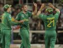 South Africa snatch dramatic one-run win over Pakistan