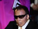 Boxing great Muhammad Ali hospitalized with pneumonia