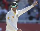 Australia captain Clarke re-injures hamstring