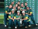 Australia scramble to victory, reclaim number one ranking