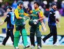 De Villiers anchors South Africa to easy win over New Zealand