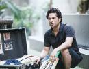 VIDEO: Sachin Tendulkar plays gully cricket with locals in Mumbai