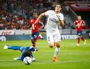 10-man PSG make winning start to Ligue 1 campaign