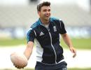 England sweat on Anderson's fitness for Boxing Day Test