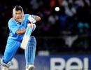 Social media BUZZ: Now, Dhoni in muffler!