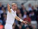 Broad suffers tendon strain but will continue to bowl