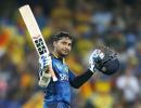 Clarke salutes 'world class' Sangakkara