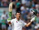 The Oval Test: Pakistan scent victory after Younis double ton