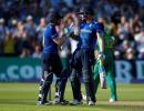 England hit world record 444-3 to crush Pakistan