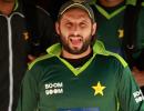 Former Pakistan captains Afridi, Miandad in ugly war of words