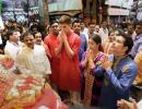 VIDEO: Tendulkar, family offer prayers at Lalbaugcha Raja