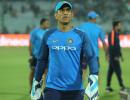 Should India continue with Dhoni till 2019 World Cup?