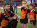 Warner hints T20 retirement to prolong Test career