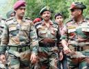 Dhoni plays volleyball with Territorial Army battalion