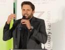 Afridi defends misogynist comments about his daughters