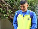 Dhoni was faster than the best pickpockets: Shastri