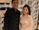 Sakshi pens emotional note for Dhoni