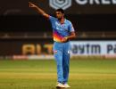 Ashwin refrains from 'Mankading' Finch