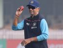 Dravid gives Rs 35000 to Kanpur groundstaff for pitch