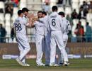 PHOTOS: England vs Pakistan, 2nd Test, Day 3