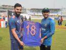 Kohli gifts 'special souvenir' to Mehidy Hasan Miraz