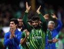 New Zeal... and Pakistan romp into T20 WC final