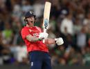 Clinical England crush Pakistan to win T20 World Cup!