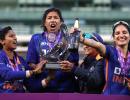 Kohli hails Jhulan Goswami with a special message