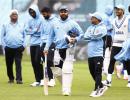 India on path of self-destruction: Former Pak pacer