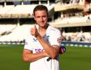 Broad shocks cricket world with retirement news